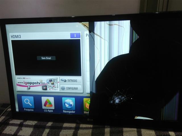 Smart tv lg 47lv tela quebrada