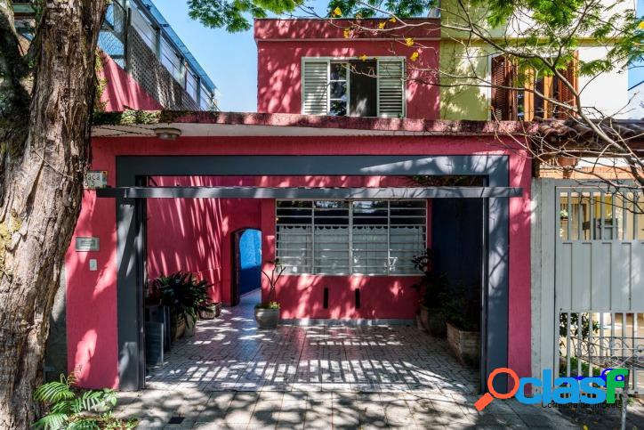 Linda casa em Alto de Pinheiros!