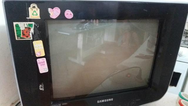 TV Samsung tela slim de 14 polegadas