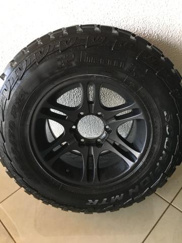 Jogo de pneus MUD Pirelli Scorpion  R16