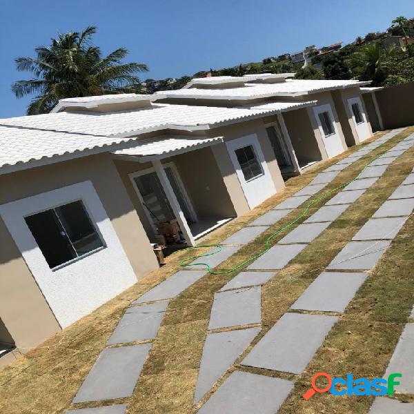 São 4 casas lineares novíssimas !!!!