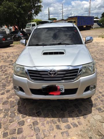 Vendo Hilux cab 2 4x