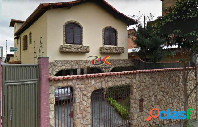 Casa com 4 dorms em Belo Horizonte - Sagrada Família por