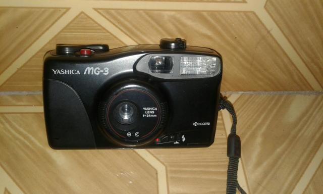 Máquina fotográfica Yashica