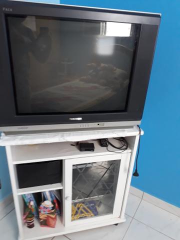 Vendo TV de 29 polegadas, conversor digital e rack