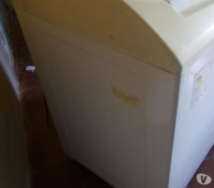 Máquina de Lavar - 08 kg