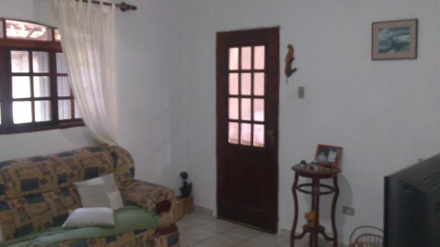 Vendo uma casa com ponto comercial juntos