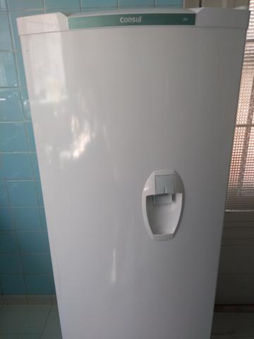 Geladeira novíssima 220 V