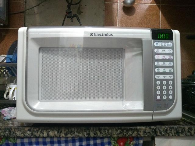 Vendo micro-ondas Electrolux 31 litros