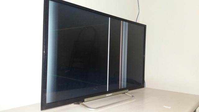 2 TVs com defeito retirada de peças