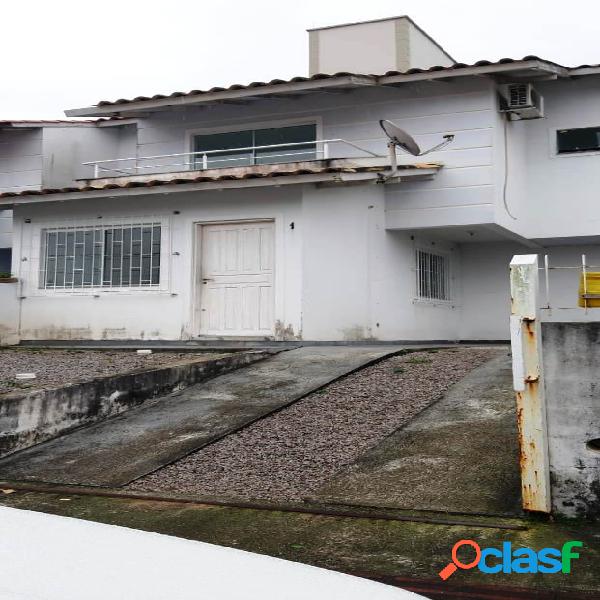 Casa - 2 dormitórios