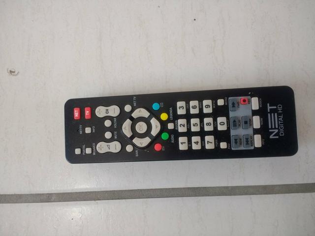 Controles remotos sky e Net