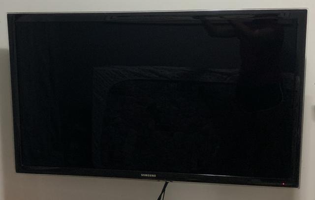 TV Samsung 46 polegadas Full HD Led + suporte expansível