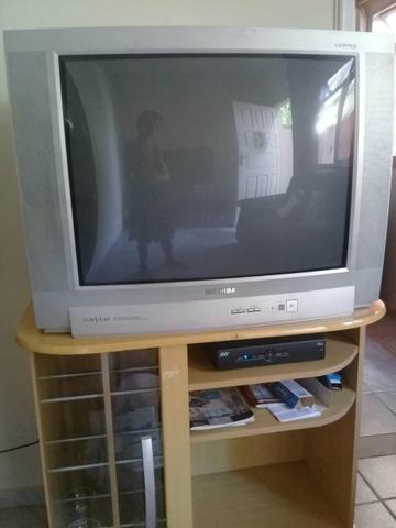 TV Toshiba c/ Rack e Conversor