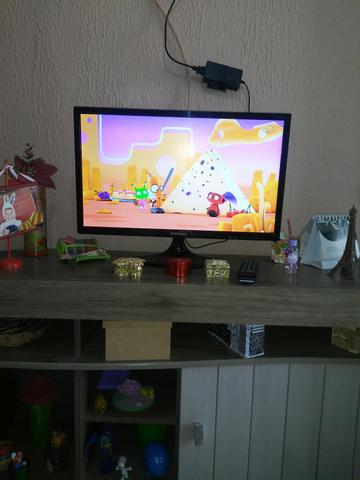 Vende-se esta linda TV de 24 polegada sem nenhum defeito