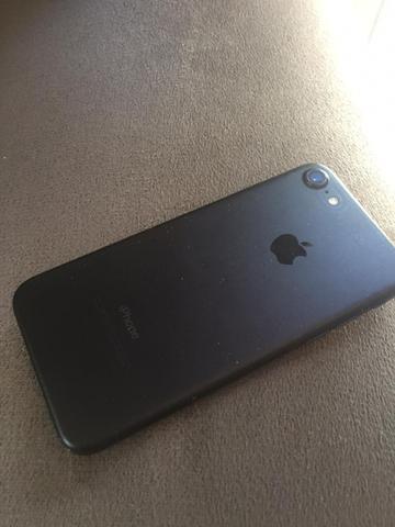 Vendo iPhone 7 32g  à vista