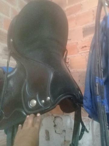 Selim completo com manta em gel semi nova praticamente usada