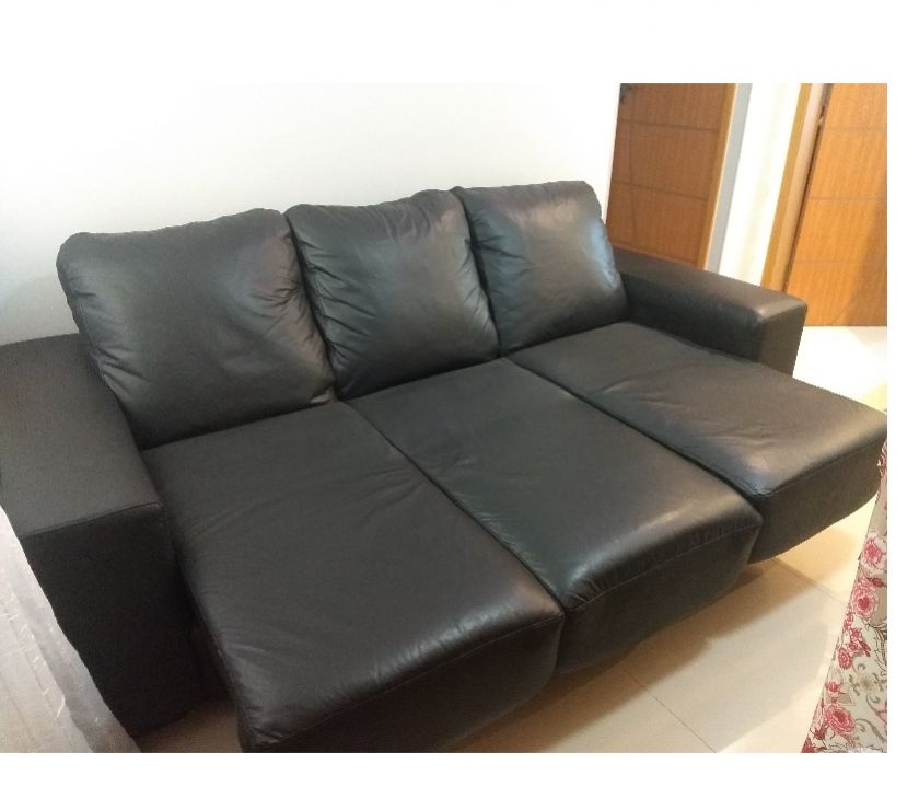 Lindo sofá de 3 lugares com chaise