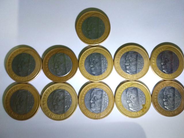 Lote de moedas colecionáveis