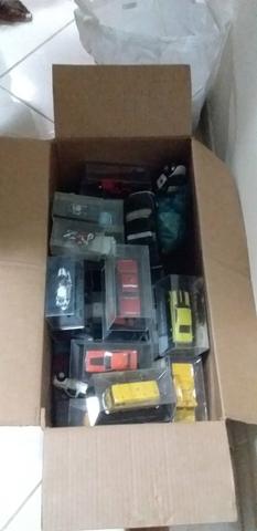 Vendo miniaturas de carros de ferro para colecionador