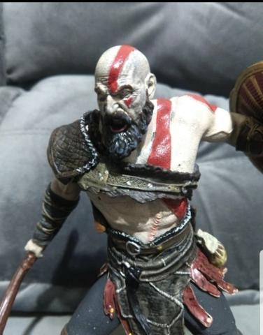 Vendo excelente figura do kratos