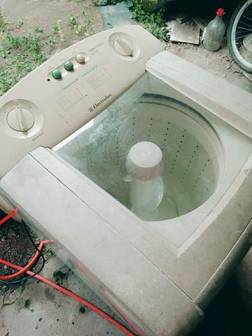 Máquina de lavar Eletrolux 8 k ótimo estado