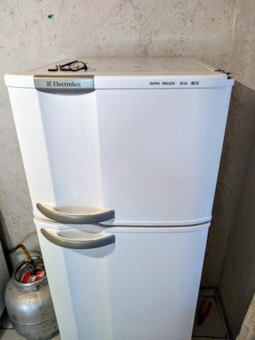 Vendo Geladeira Electrolux super freezer