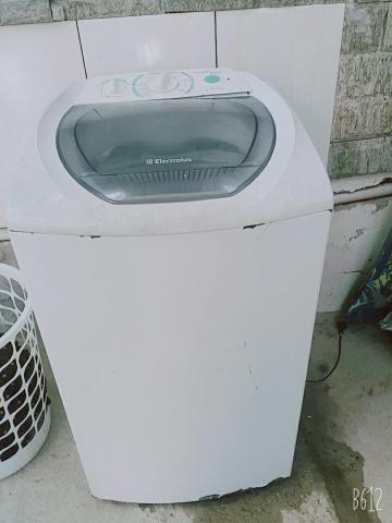 Vendo maquina de lavar eletrolux 6 kilos