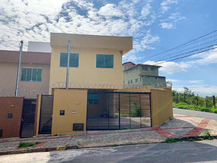 Casa, Vitória, 3 Quartos, 4 Vagas, 1 Suíte