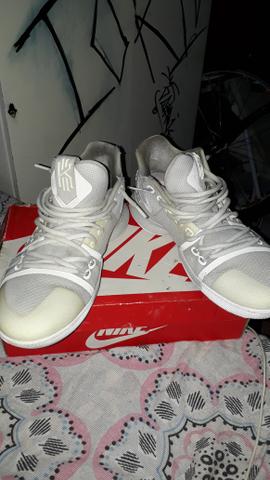 Nike Kyrie 3 White