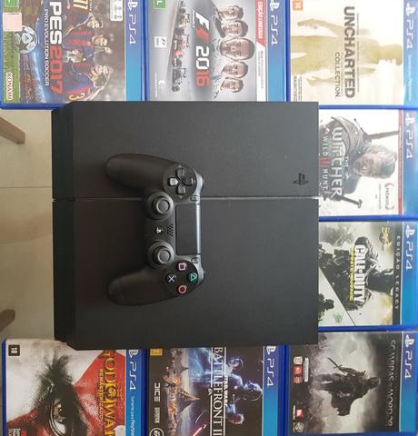 Playstation 4 + Controle + 8 jogos em até 12x no cartão