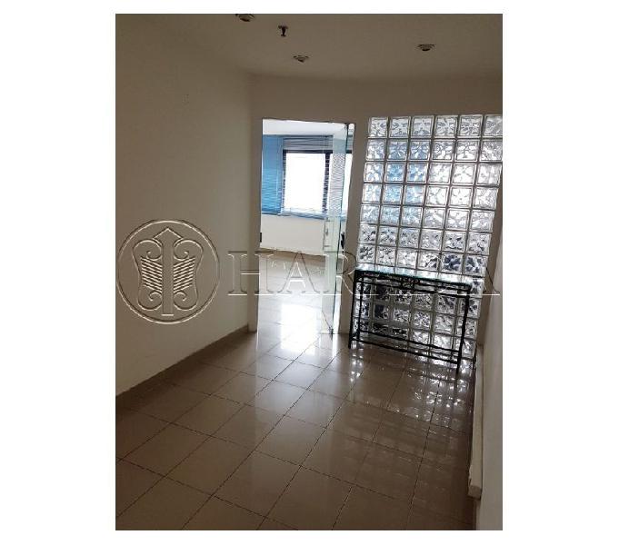 Sala comercial 58 m2,copa,2 banheiros,vaga a 1 quadra metrô