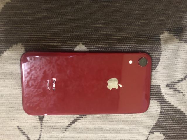 Vendo ou troco iPhone XR Red 128 gigas com todos acessórios