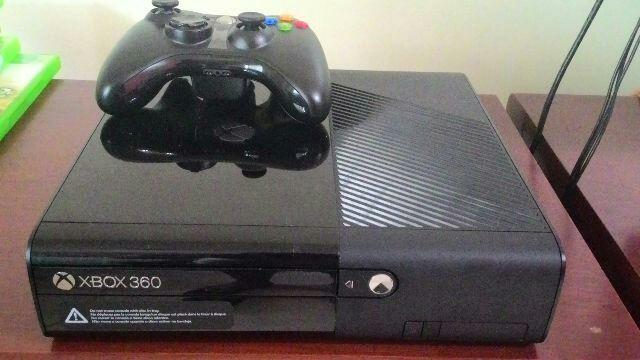 Xbox 360 com caixa