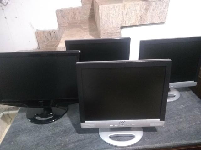 4 monitores AOC - só vendo todos juntos
