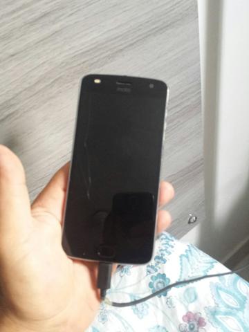 Moto z2 play com tela trincada