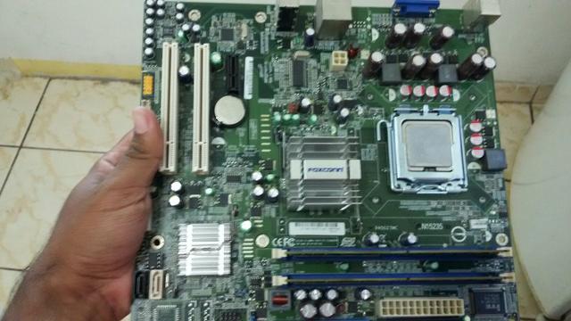 Placa mãe de CPU (Leia a descrição)