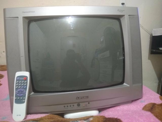 Tv de tubo Mitsubishi com o controle
