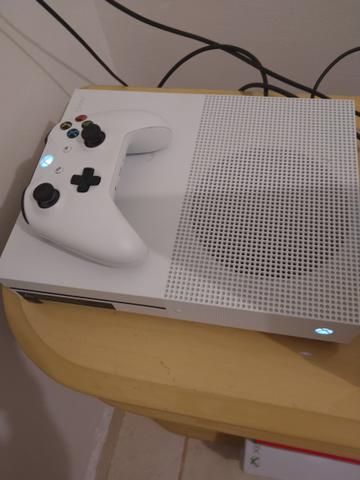 Vendo Xbox S one perfeito estado, aceito cartao