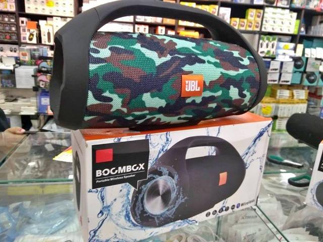 Caixa de Som JBL Boombox 60W Grande