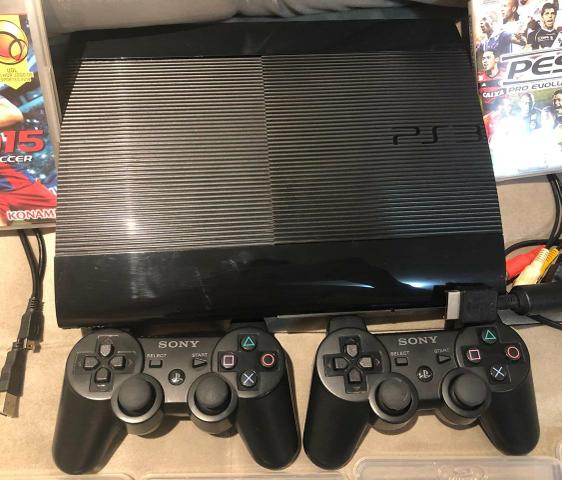 PS3 Super Slim 250Gb 2 contr 6 jogos orig