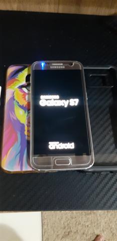 Samsung Galaxy S7 flat