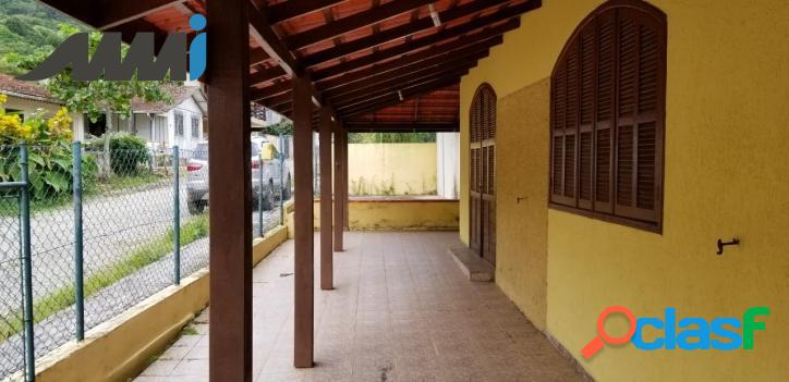 Casa de 4 quartos sendo 1 suíte em Penha