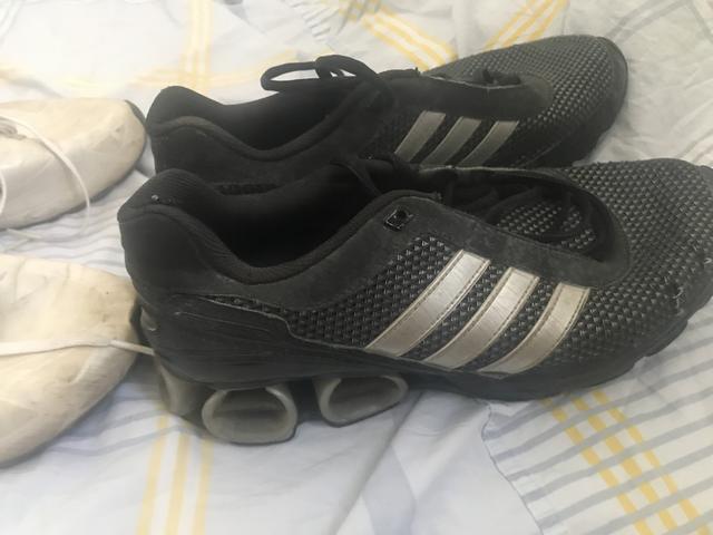 Tênis Adidas