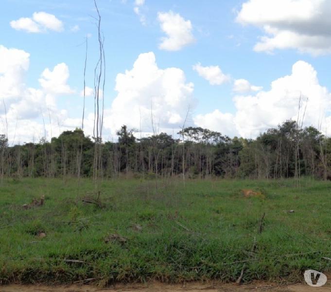 Chácara em Abadiânia com Córrego no fundo