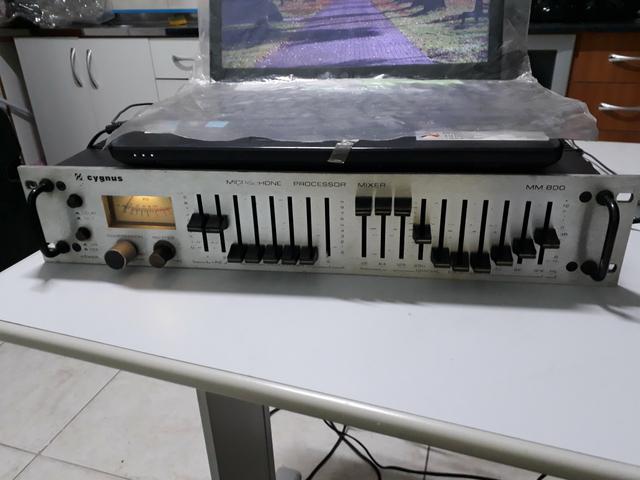 Mixer, compressor, equalizador, entrada para 6 microfone