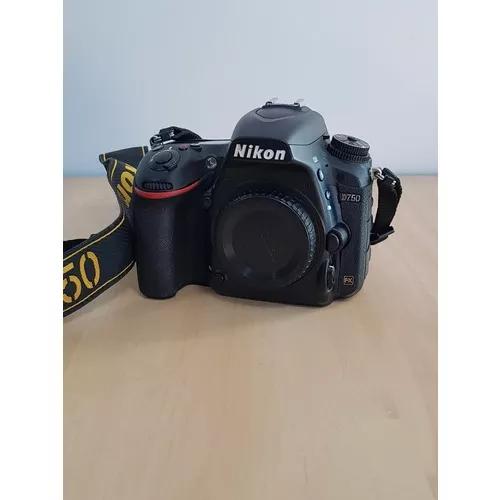 Nikon D750 Usada (só Corpo)