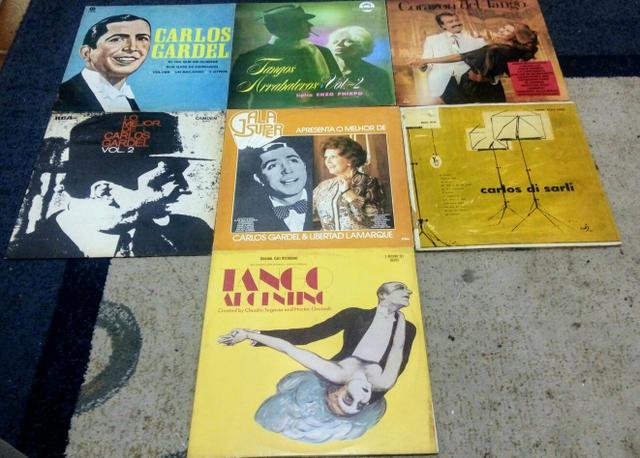 8 lps (7 álbuns) de tango R$200