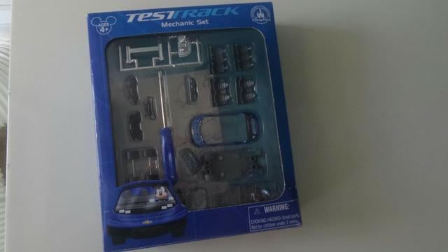 Carrinho da Disney Chevrolet Test Track estilo HotWeels 1:64