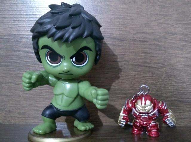 Miniatura Hulk e Chaveiro Hulkbuster Vingadores